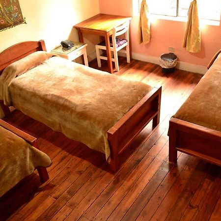 Hostal Loro Verde Quito Luaran gambar