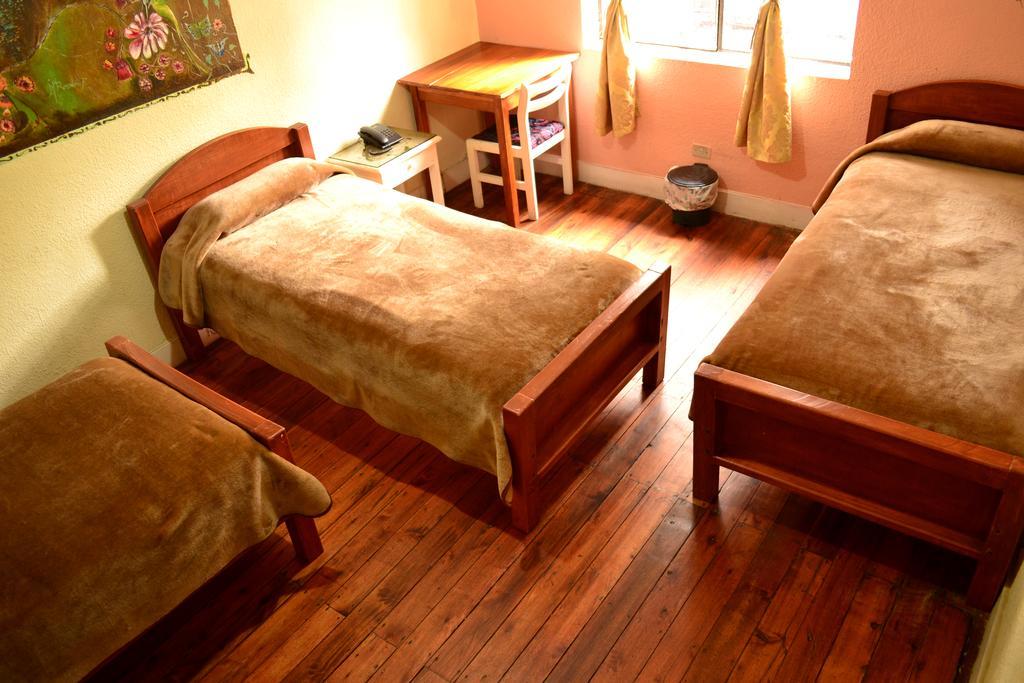 Hostal Loro Verde Quito Luaran gambar