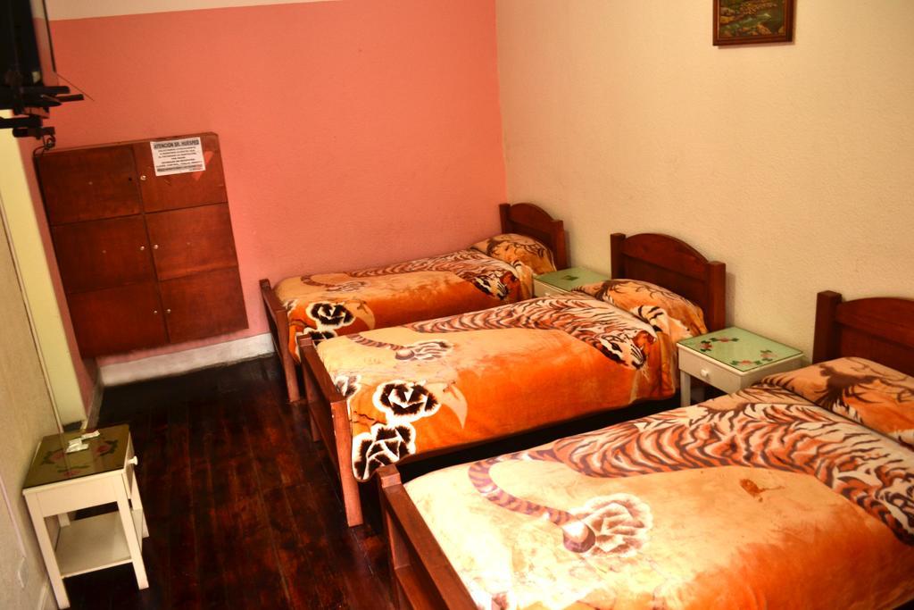 Hostal Loro Verde Quito Luaran gambar